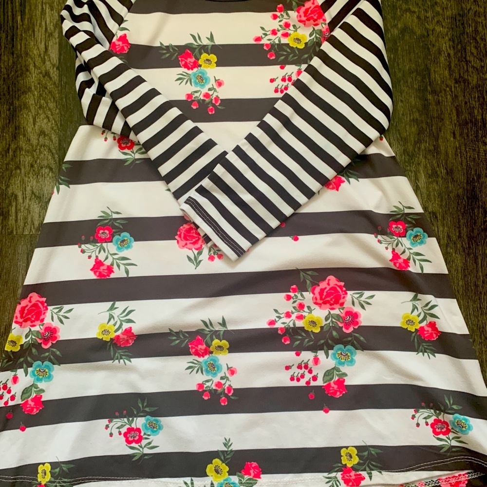 Beautiful girls tunic dress!